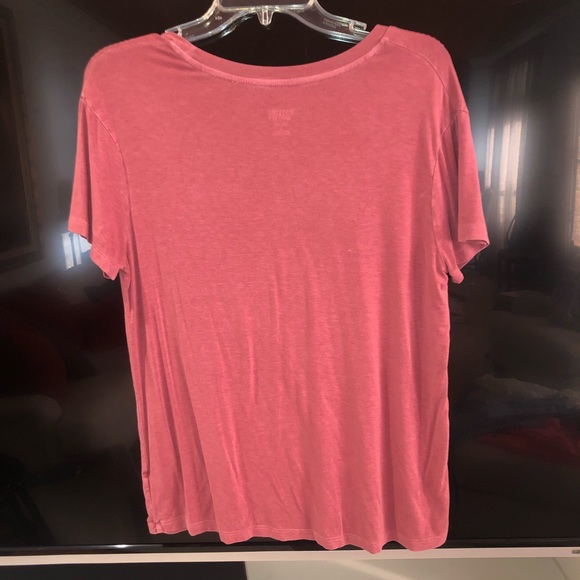 Cute tee - Picture 2 of 3